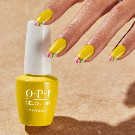 Apply one coat of GelColor Stay Shiny Top Coat and cure for 30 seconds in the OPI STAR LIGHT Gel Lamp